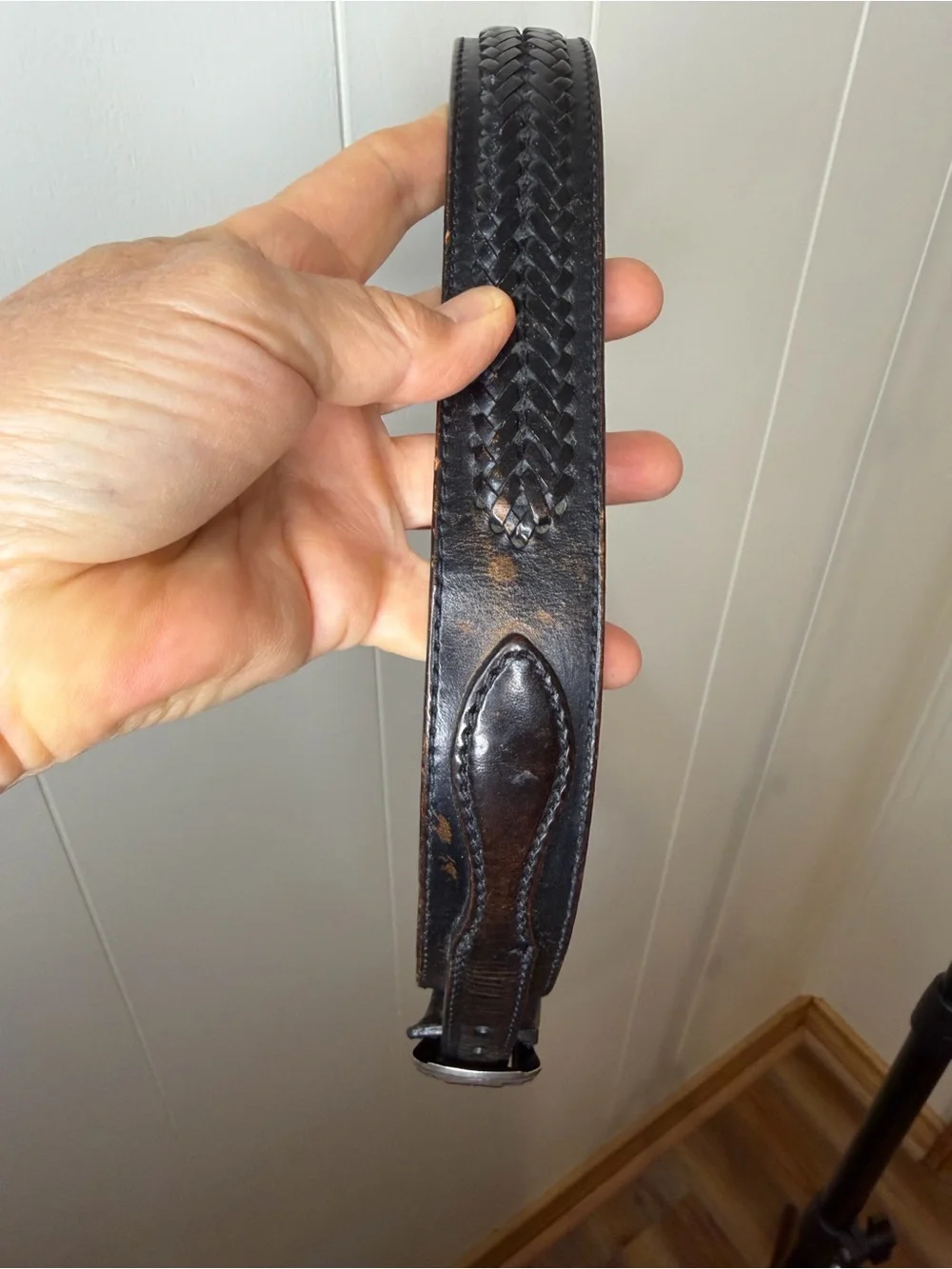 Classic Vintage Black Leather Men’s Belt with Silver Western Buckle
